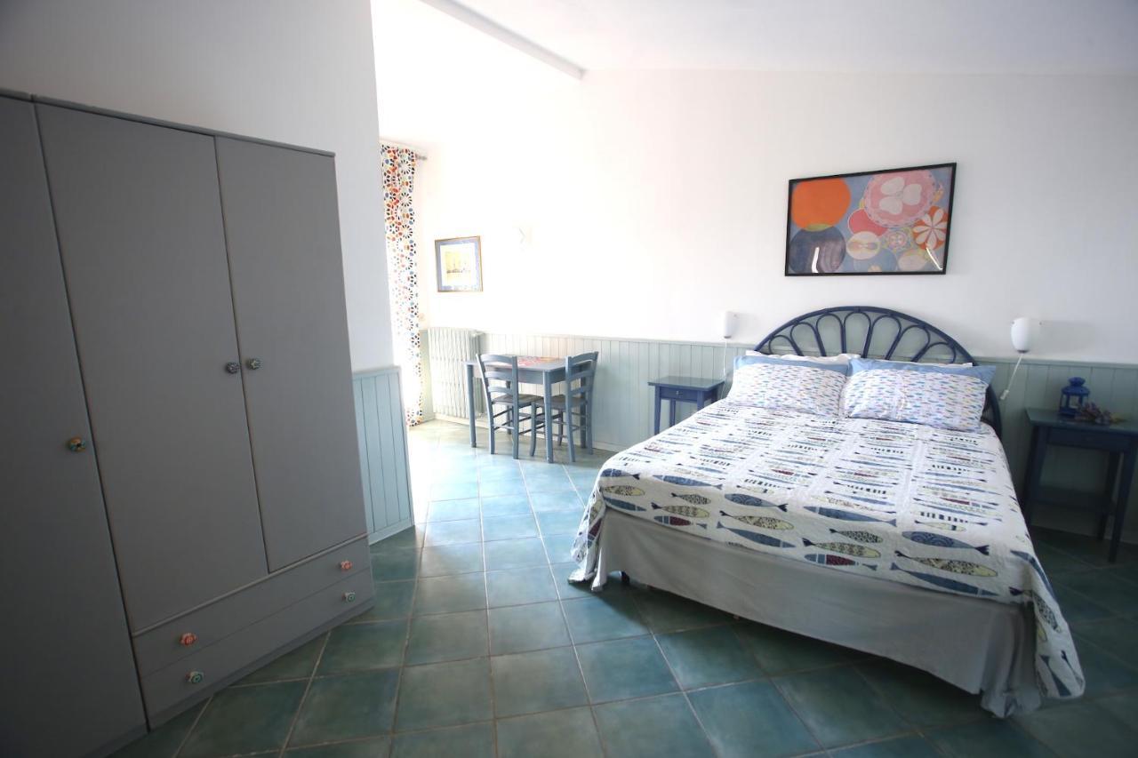 Ca' La Stella Sea-View Apartments Porto Azzurro Ngoại thất bức ảnh