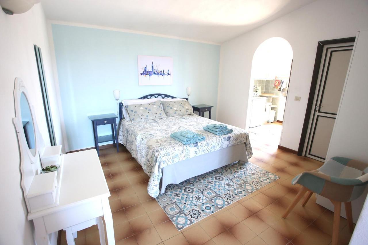 Ca' La Stella Sea-View Apartments Porto Azzurro Ngoại thất bức ảnh