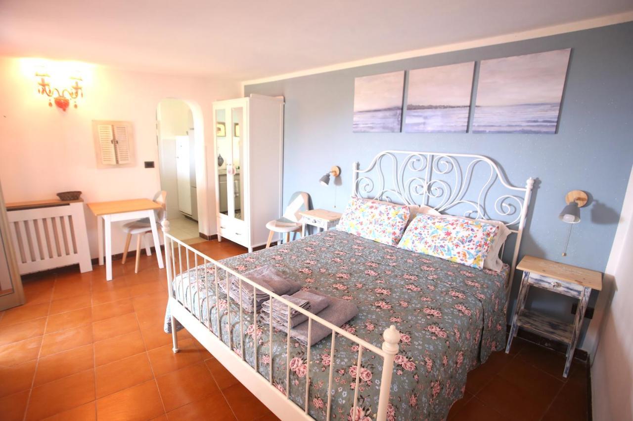 Ca' La Stella Sea-View Apartments Porto Azzurro Ngoại thất bức ảnh